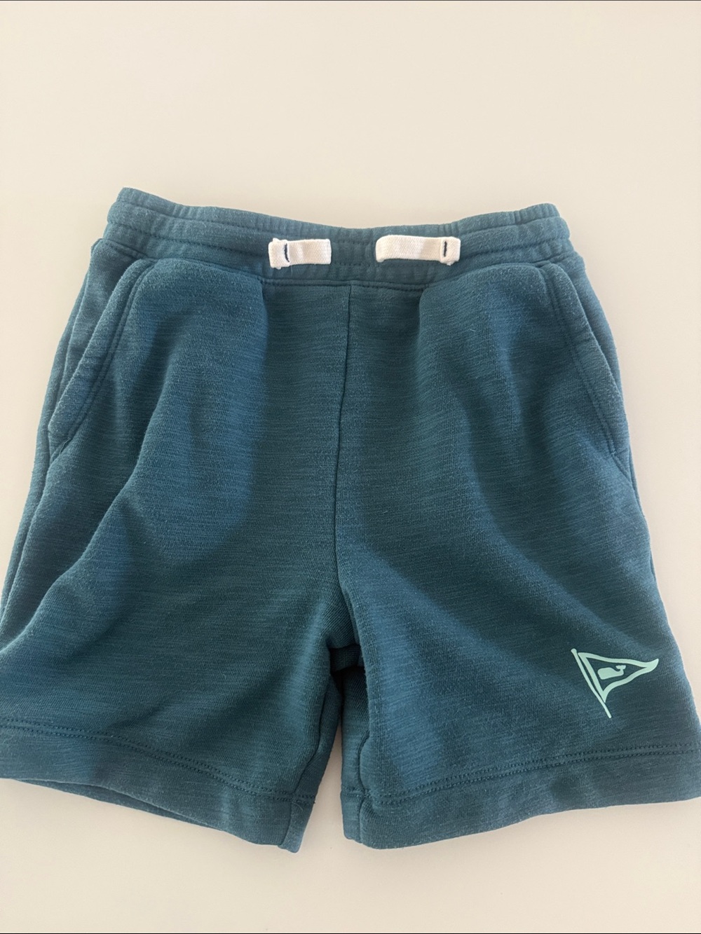 Vineyard vines boys sweat shorts size 6